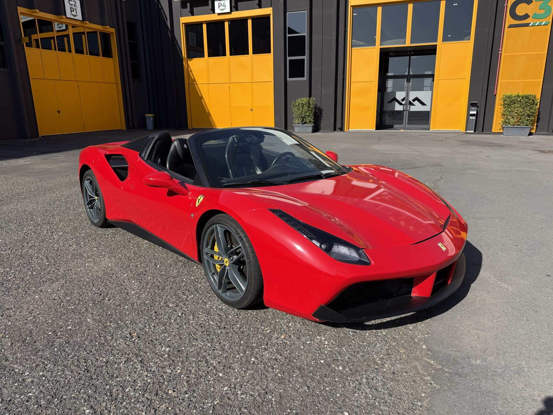 Ferrari per matrimoni e cerimonie in Sicilia